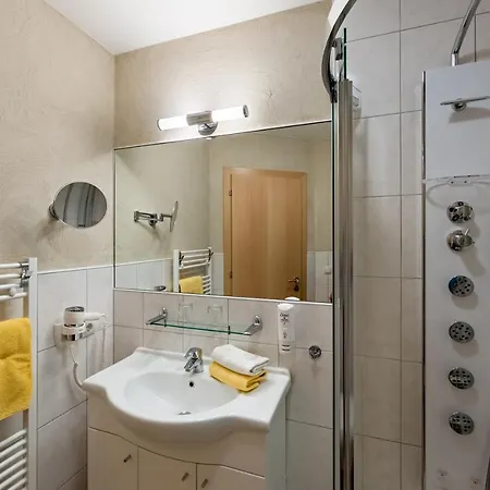 Hotel apartamentowy Alpendiamant Wachter Gmbh